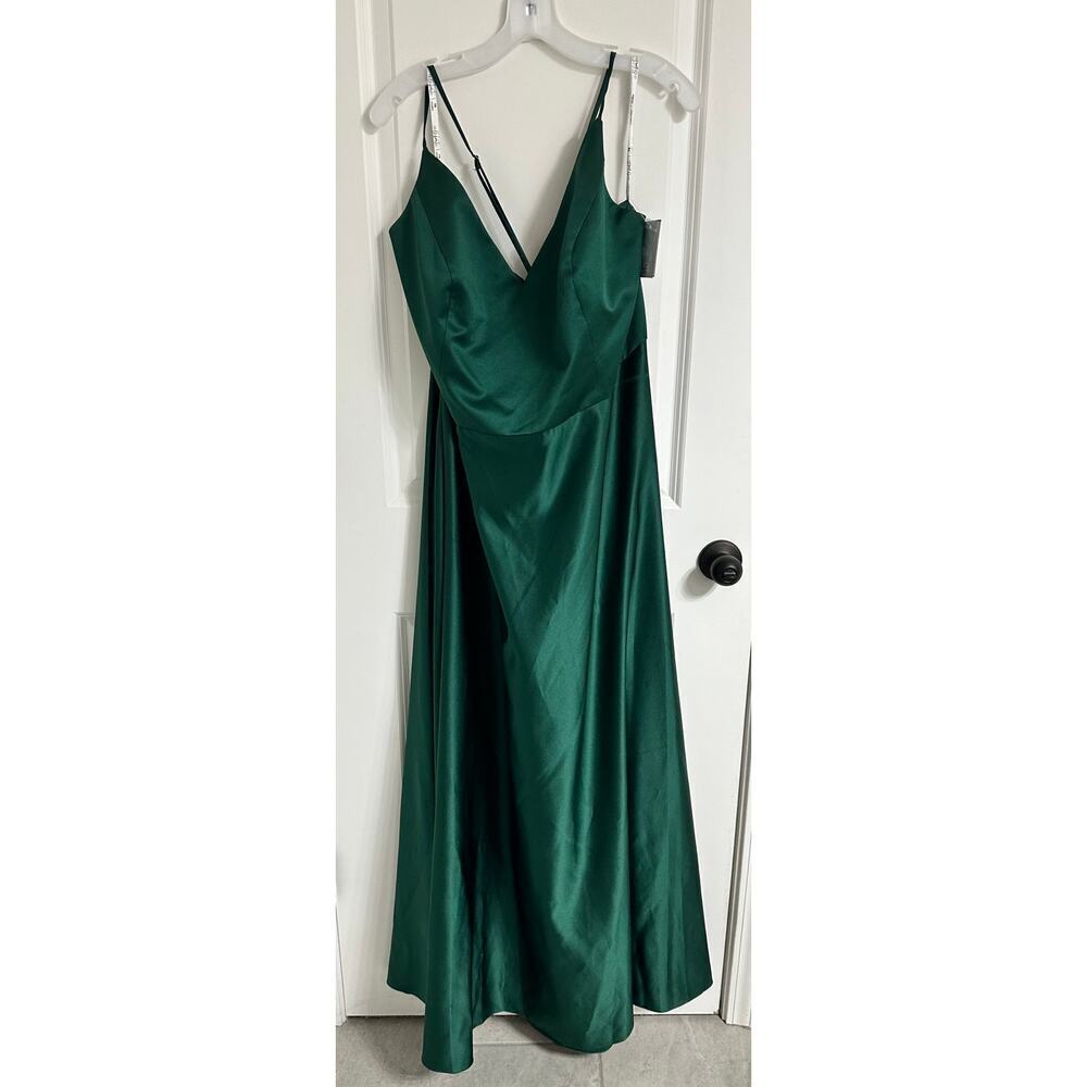 💚 David’s Bridal Satin A-Line Bridesmaid Dress – Juniper, Size 22 (NWT) 💚 - Picture 3 of 7